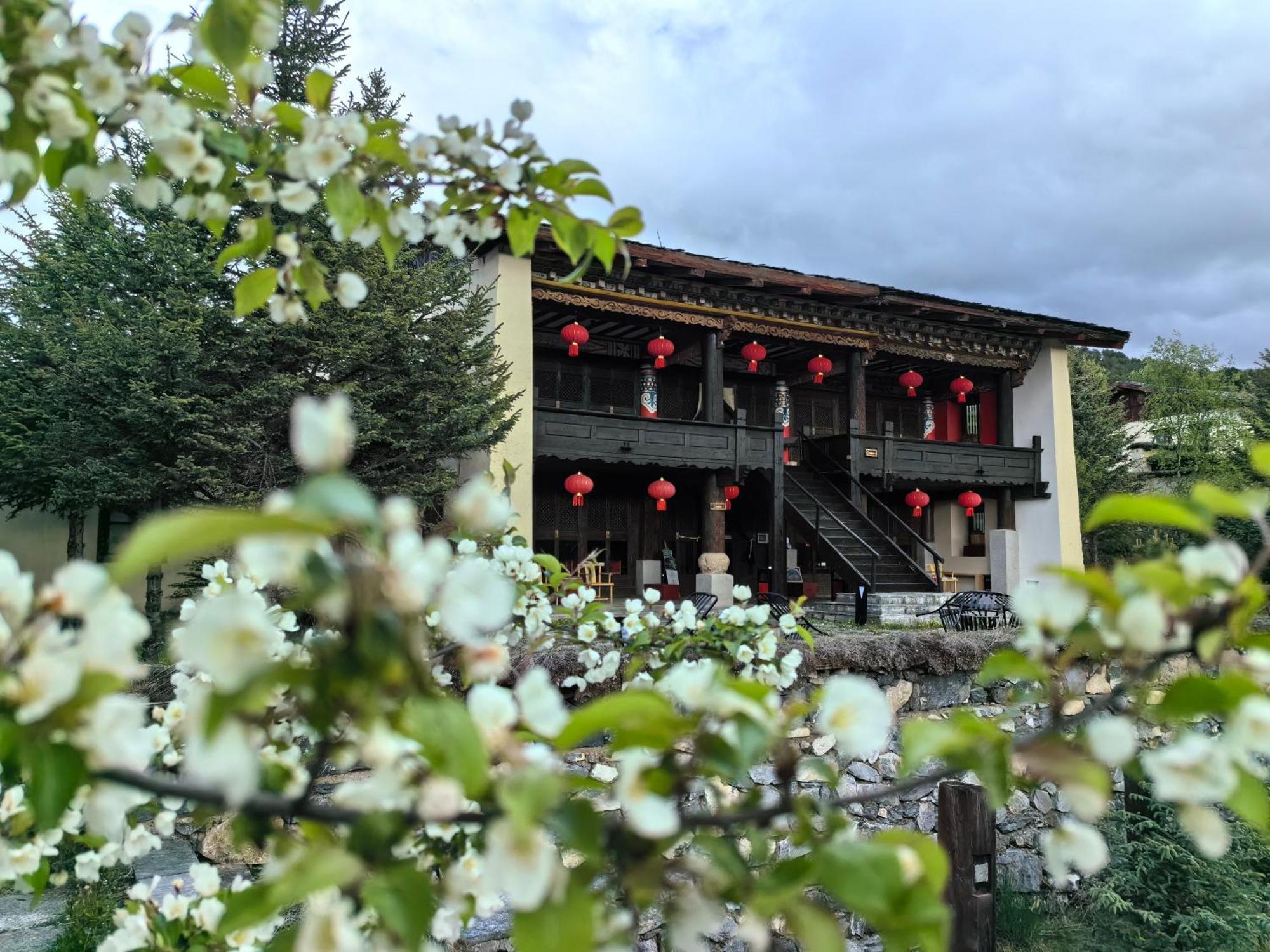 Banyan Tree Ringha Hotel Sangzsila Kültér fotó